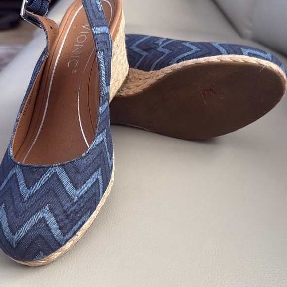 Vionic CORALINA Navy Chevron - Picture 6 of 6